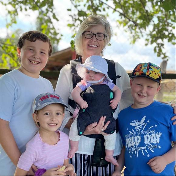 Meet your Posher, Vickie - Picture 1 of 1